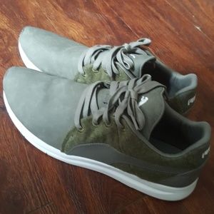 Puma Haast lace mens size 11(fits like 11 1/2)